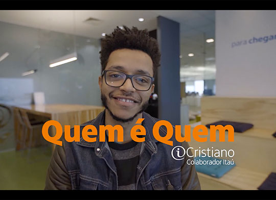 colaborador do Itaú, Cristiano, contando um pouco sobre o seu dia a dia no Itaú.