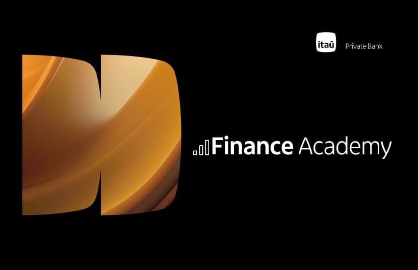 Na imagem: fundo preto, recorte de pedra do Itaú em laranja e os dizeres Finance Academy e Itaú Private Bank.
