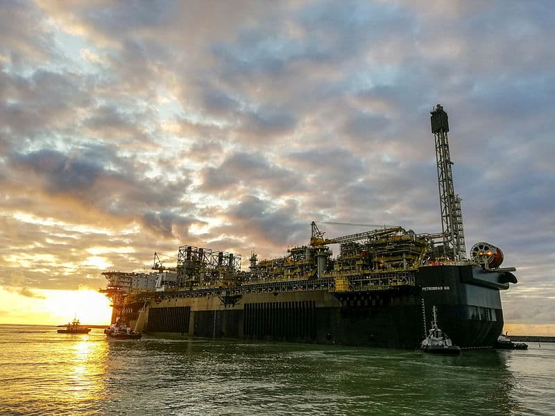 Estação de exploração de petróleo da Petrobras.