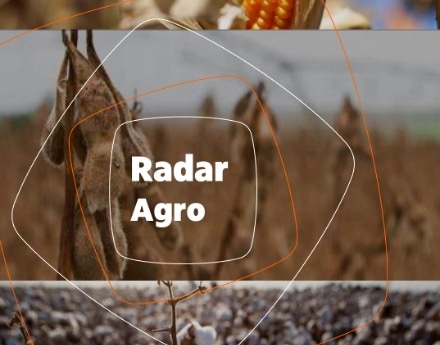 Imagem de uma fábrica rural com a escrita "Radar Agro" 
