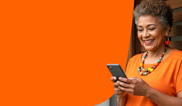 Cliente Itaú com app Itaú aberto no seu celular