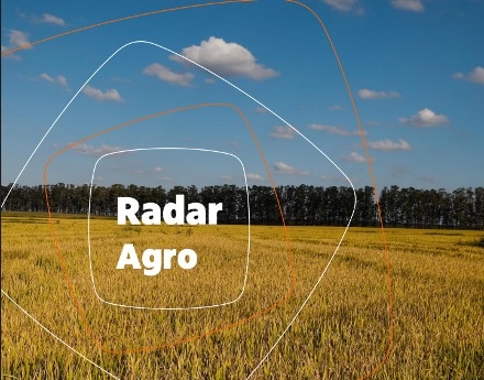 Imagem de um campo com o texto "Radar Agro"