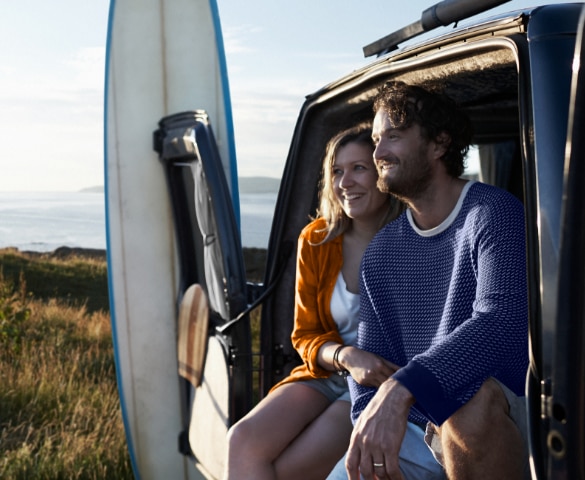 Casal em viagem representando as viagens com Itaú Personnalité