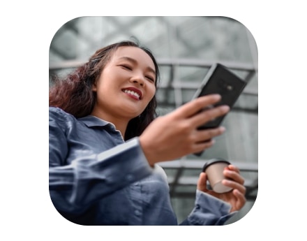 Cliente Personnalité consultando conta internacional
