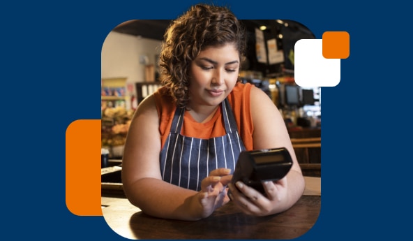 Cliente Itaú em seu estabelecimento utilizando sua maquininha Rede