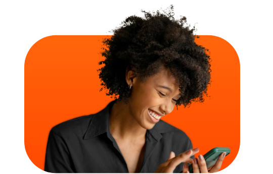Cliente Itaú aproveitando as ofertas da Itaú Week, pelo aplicativo