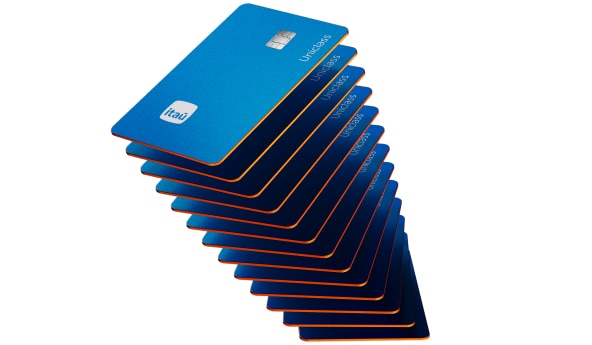 Imagem dos cartões Itaú Uniclass Visa Signature