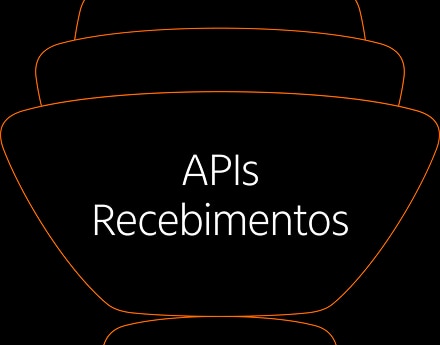 Pessoas trabalhando nos computadores