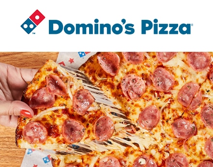 Logo da marca Domino's Pizza, fundo branco e letras na cor azul.