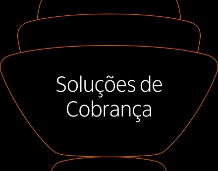 Pessoas sentadas conversando e analisando uma planilha 
