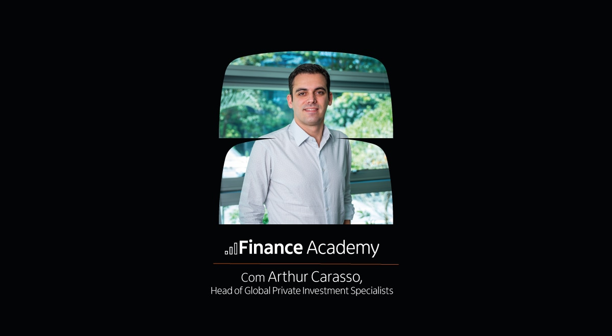 Capa que promove o segundo módulo de Finance Academy sobre Investimentos Alternativos. Na imagem aparece o apresentador Arthur Carasso, Head of Global Private Investment Specialists do Itaú Private, um homem branco, de cabelos escuros, que, na foto da capa, veste uma camisa social, sorrindo.