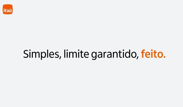 Mulher_usando_celular_com_notebook