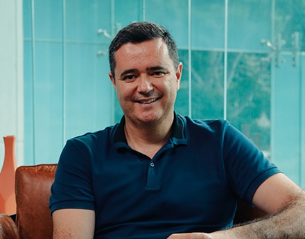 Homem sorrindo